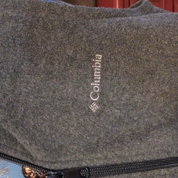 Columbia fleece Vest - Picture 2 of 4